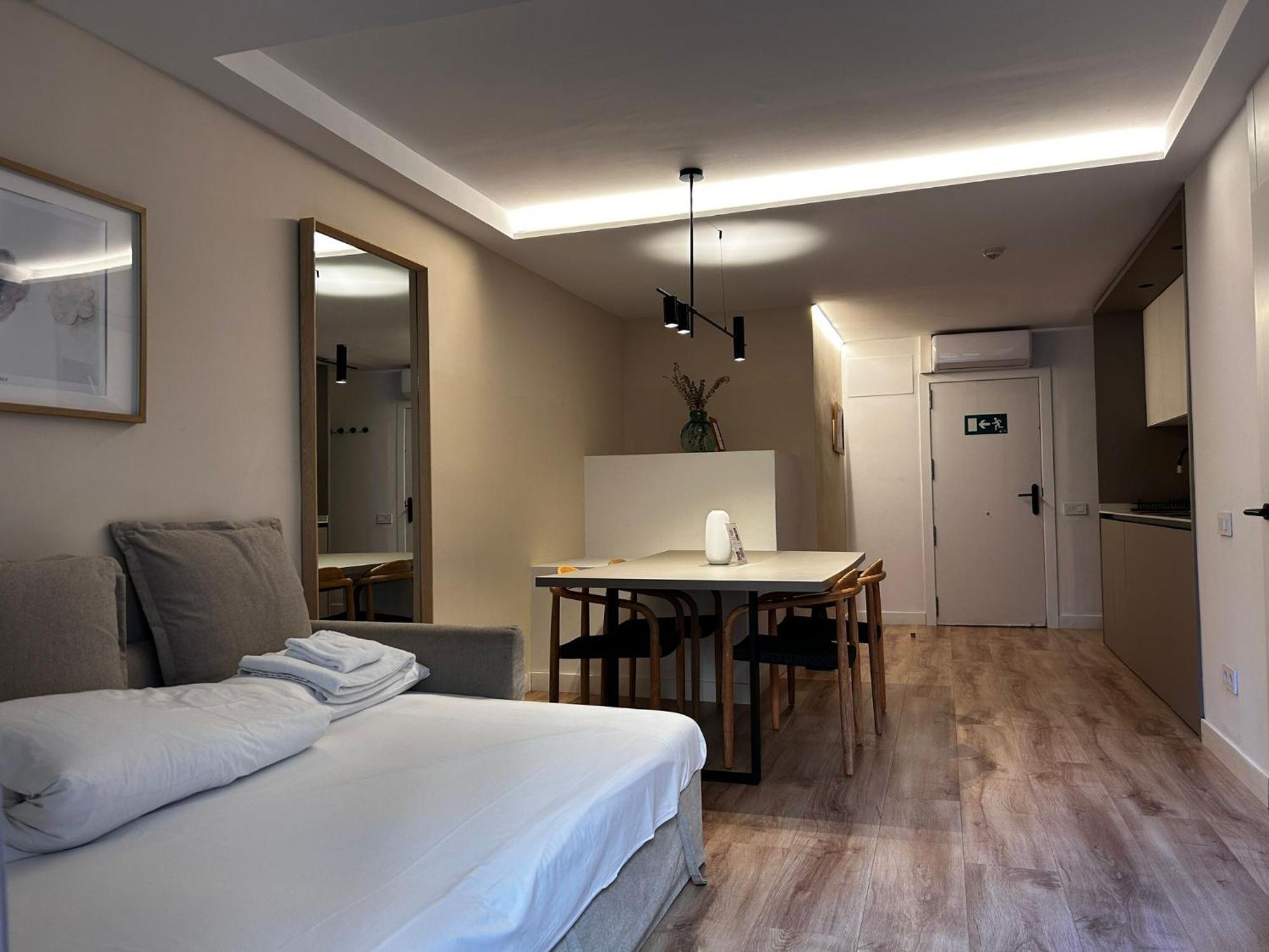Happy Apartments, Barcelona